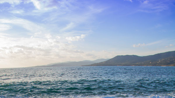 fussabdruecke strand sand meer