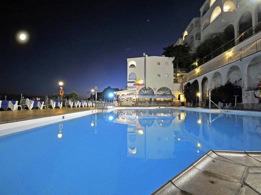 Colina Mar Apartments