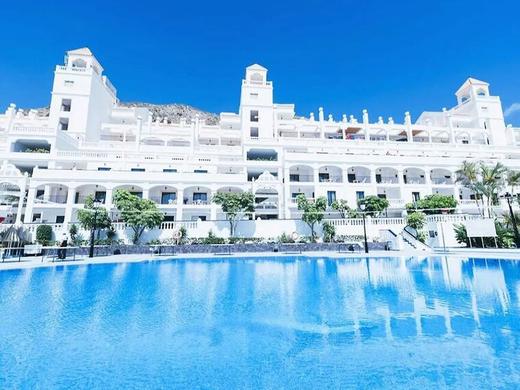 Ona Hollywood Mirage