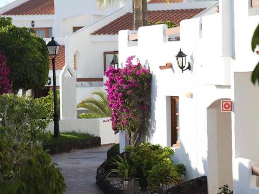 Ona Beverly Hills Suites