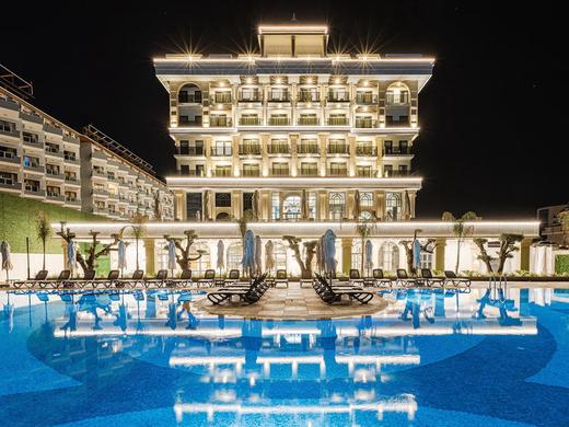 Serenity Queen Hotel