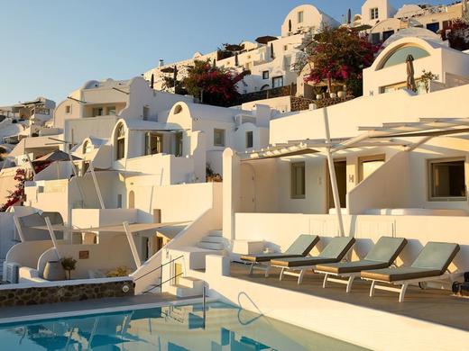 La Perla Villas & Suites