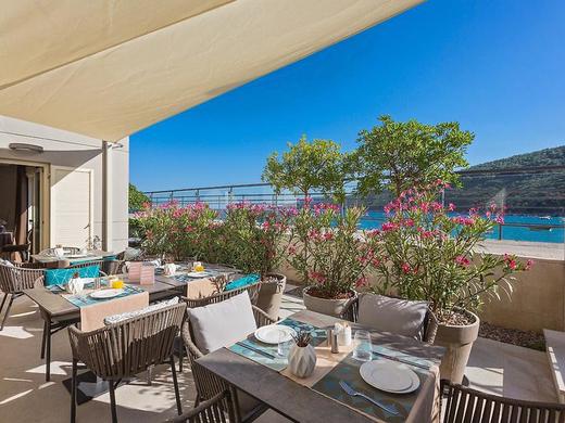 Adoral Hotel Apartments