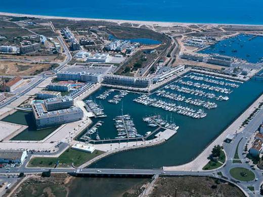 Marina Club Lagos Resort