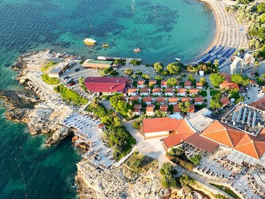 Maya Bistro Hotel Beach