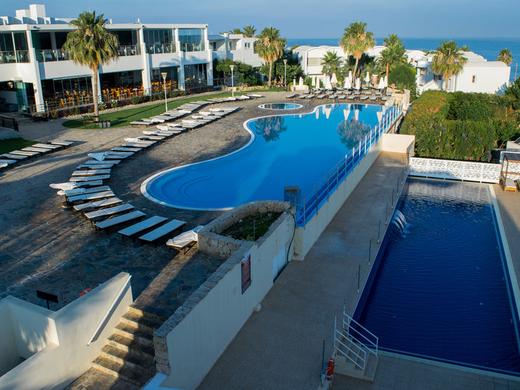 Theo Sunset Bay Holiday Village