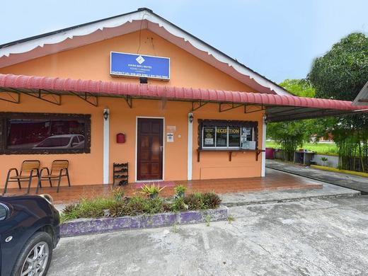 Awan Biru Motel by OYO