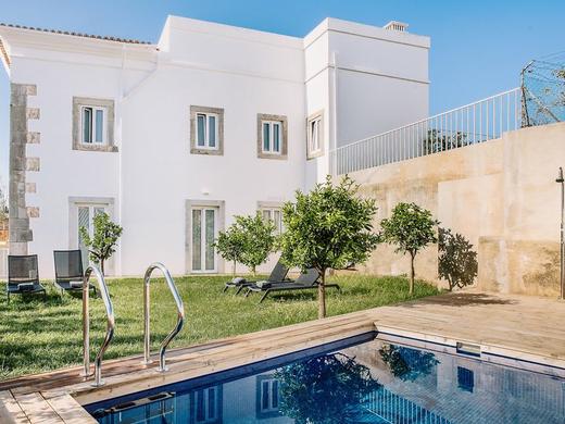 Colégio Charm House