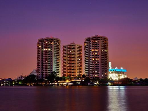 Riverine Place Hotel and Residence