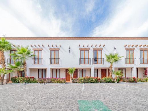 Seven Crown La Paz Centro