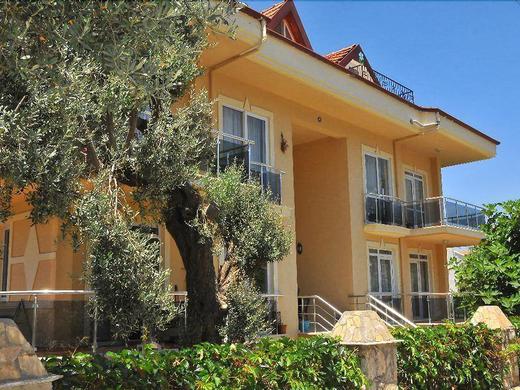 California Apart Hotel