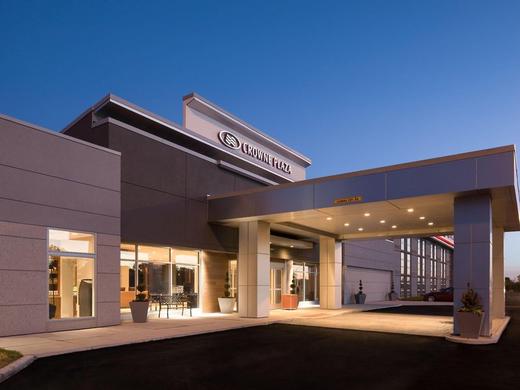 Crowne Plaza Chicago SW - Burr Ridge