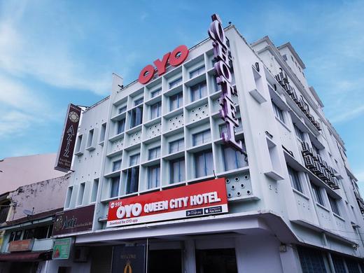OYO 998 Queen City Hotel