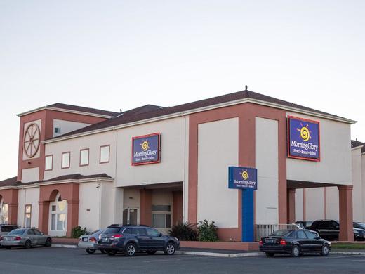 BayVue Hotel, Resort & Suites