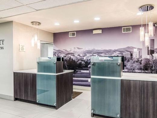 La Quinta Inn & Suites Westminster Promenade