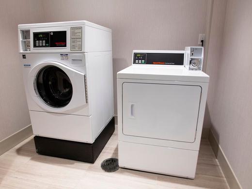 Holiday Inn Express & Suites Jersey City - Holland Tunnel