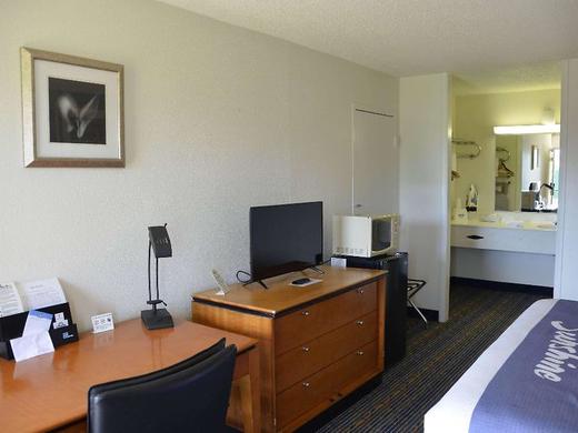 Days Inn by Wyndham Luray Shenandoah