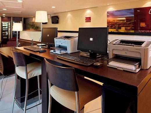 Courtyard by Marriott London Gatwick Airport