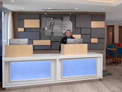 Holiday Inn Express & Suites Woodside Queens NYC