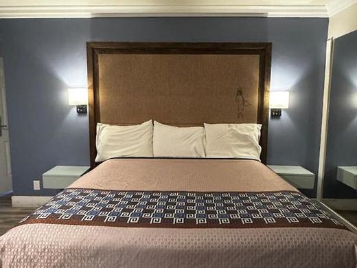 Friendship Motor Inn