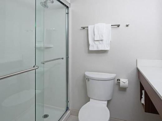 Holiday Inn Express & Suites Seattle-Sea-Tac Airport