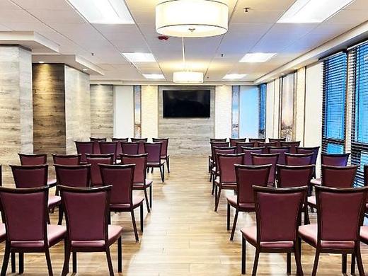 Holiday Inn Newark International Airport