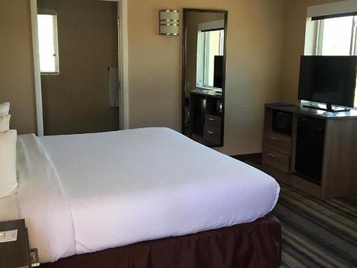 Boulder University Inn