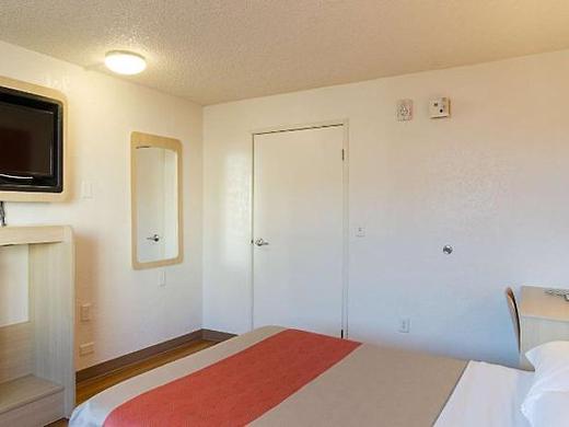 Motel 6 Denver, CO - Federal Boulevard