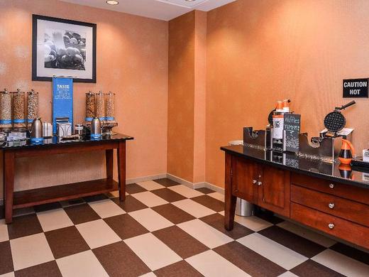 Hampton Inn & Suites Plymouth