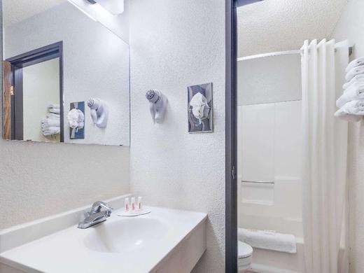 Super 8 by Wyndham Lake Havasu City