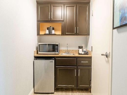 Best Western Plus Manhattan Beach Hotel