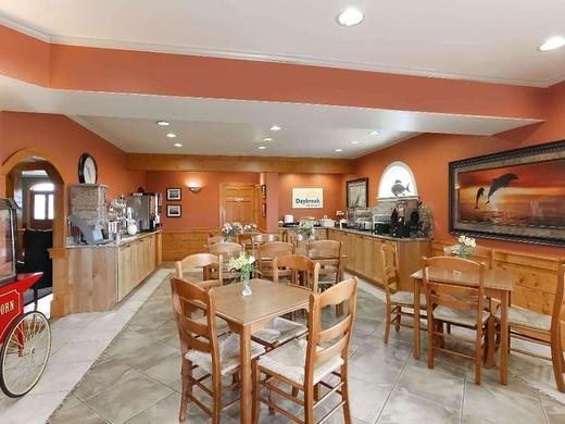 Days Inn by Wyndham Kill Devil Hills Oceanfront - Wilbur