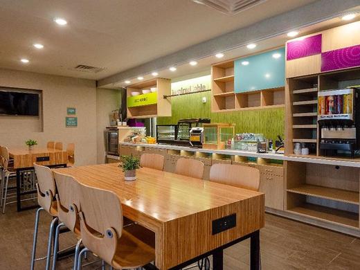 Home2 Suites by Hilton Atlanta Camp Creek Parkway