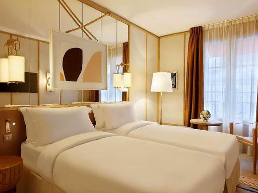 Le Belgrand Hotel Paris Champs Elysees, Tapestry Collection by Hilton