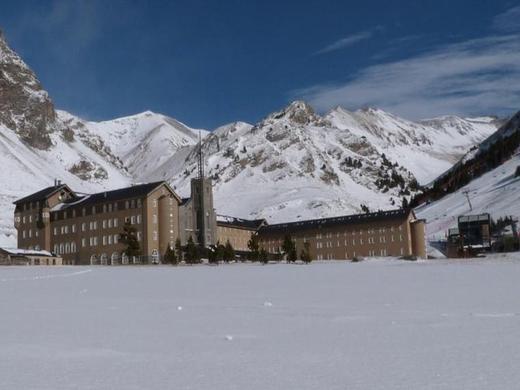 Hotel & Apartaments Vall de Núria