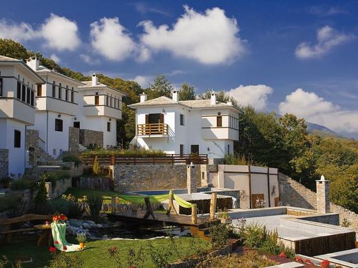 12 Months Luxury Resort