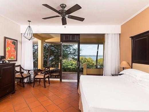 Occidental Papagayo, Adults Only