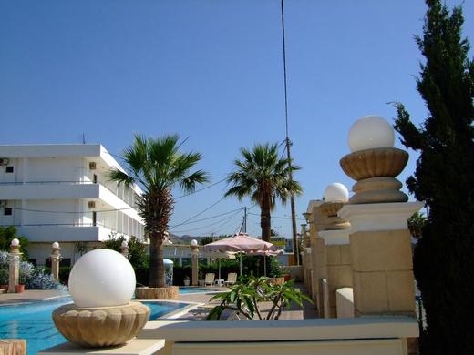 Antonios Hotel