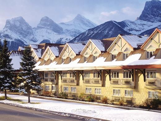 Canmore Inn & Suites