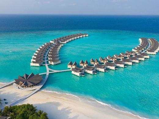 Mövenpick Resort Kuredhivaru Maldives