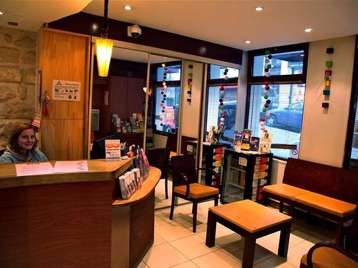 Plug Inn Montmartre Hostel