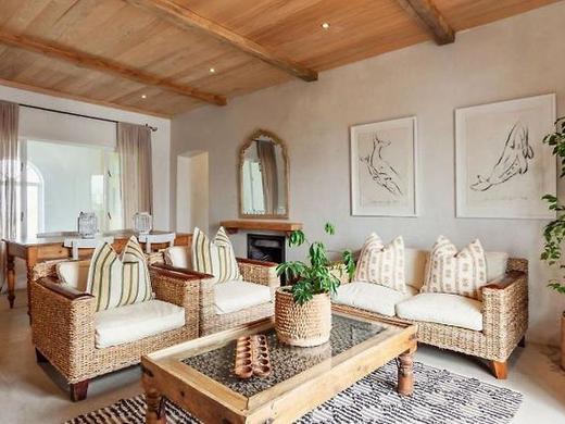 Auberge Burgundy Guesthouse