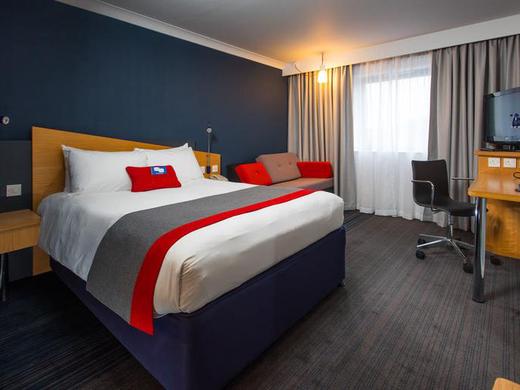 Holiday Inn Express Birmingham - Oldbury
