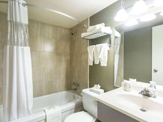 Days Inn by Wyndham Fallsview