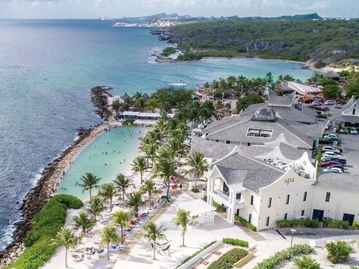 Papagayo Beach Resort