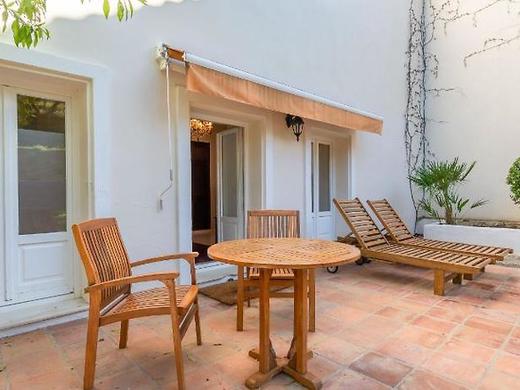 La Fuente de la Higuera