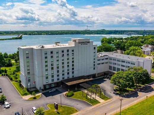 DoubleTree by Hilton Niagara Falls, NY