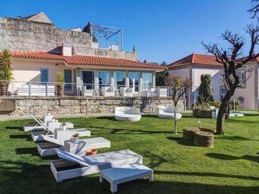 OCA Vitória Village