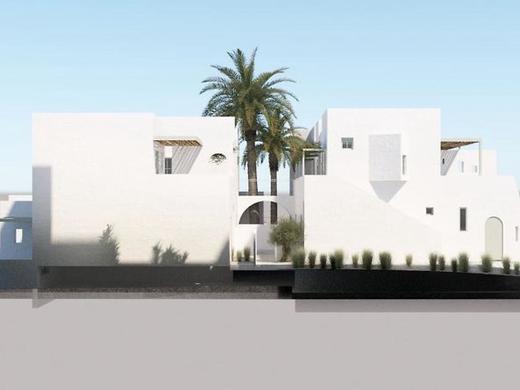 Mr & Mrs White Suites & More