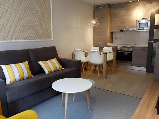 APARTAMENTOS REAL LLEIDA